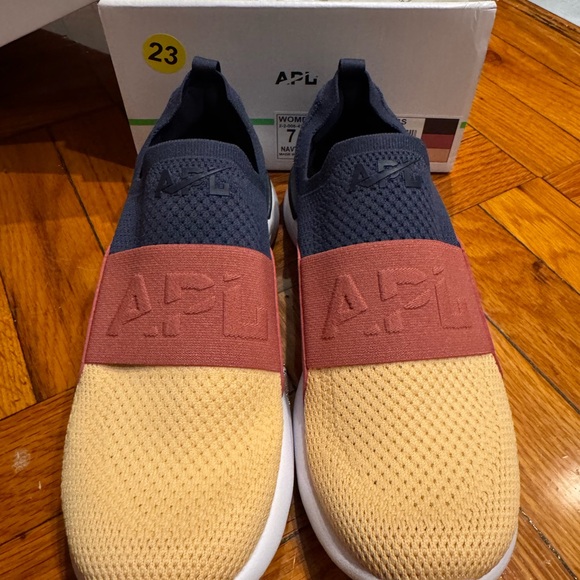 APL Women's TechLoom Bliss in Navy and Cedar - Picture 7 of 8